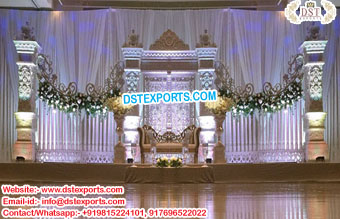 Classy Wedding Stage With Gate Frame